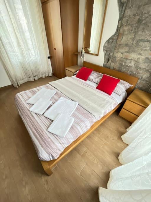Como 100Mq 5 Mins To Center + Free Park And View Exterior foto